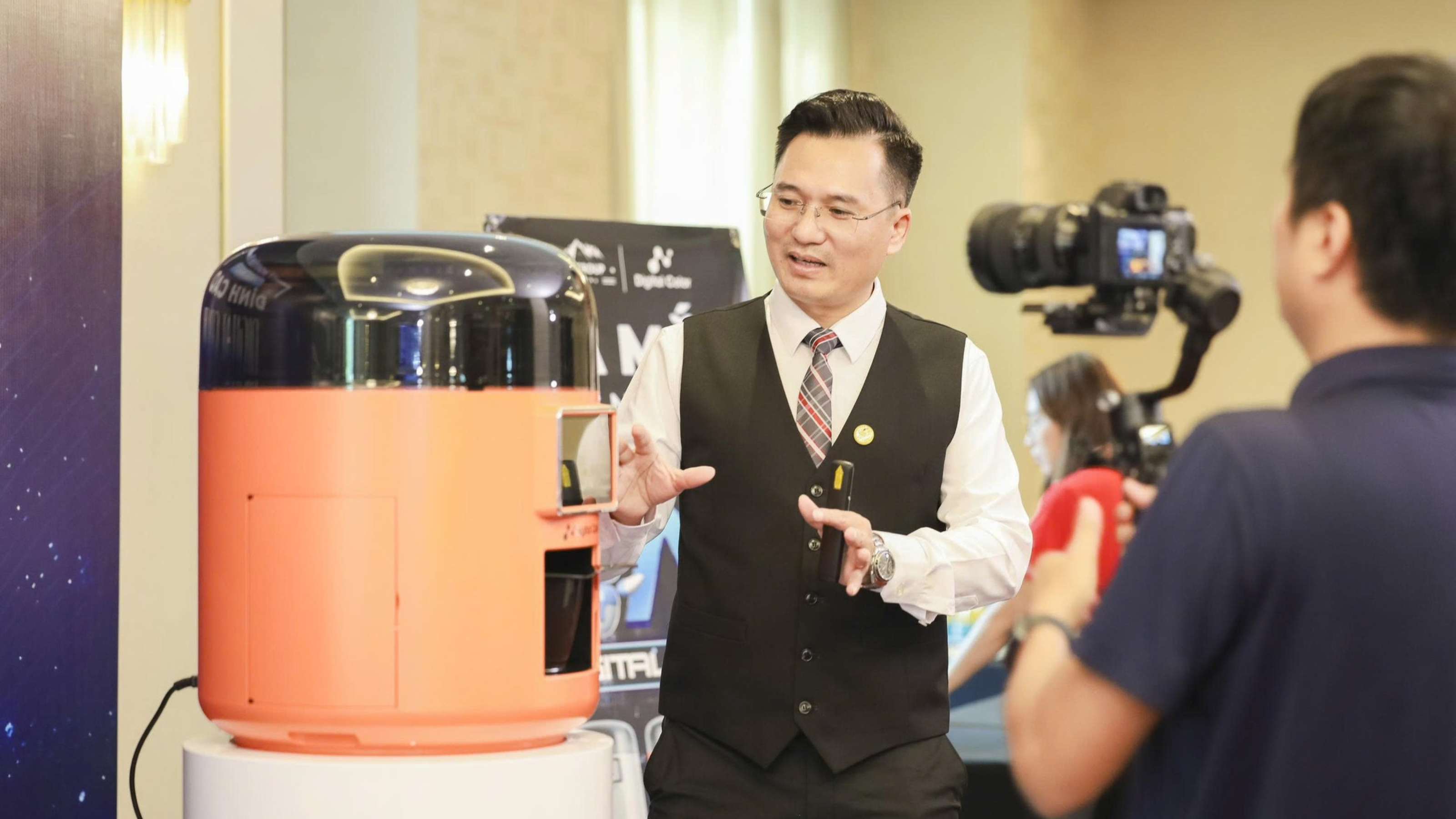 Cac-buoi-dao-tao-chia-se-kien-thuc-chuyen-sau-ve-digital-AI