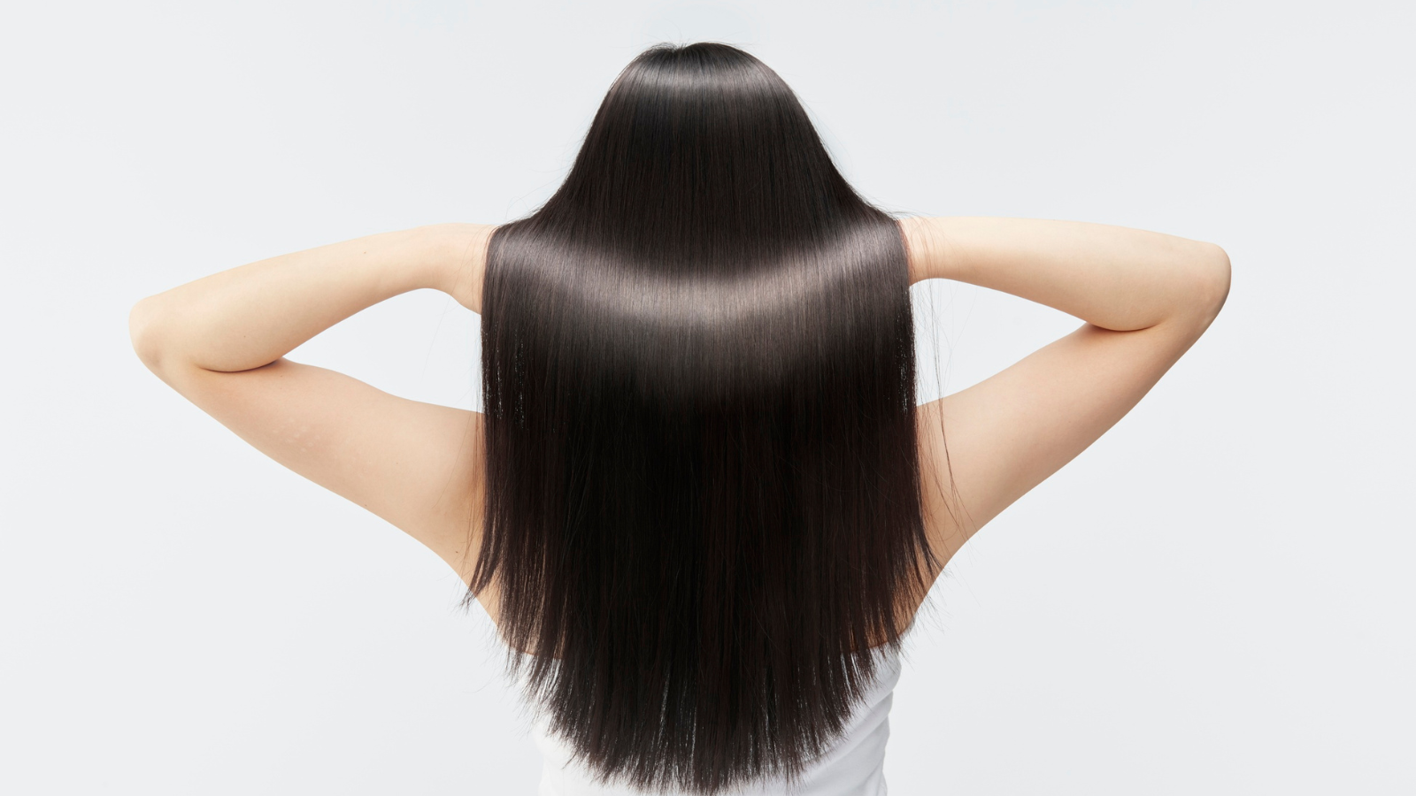 Su-dung-mat-na-u-toc-dung-cach-giup-toc-suon-muot-va-chac-khoe